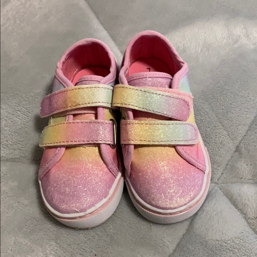 Velcro sneakers